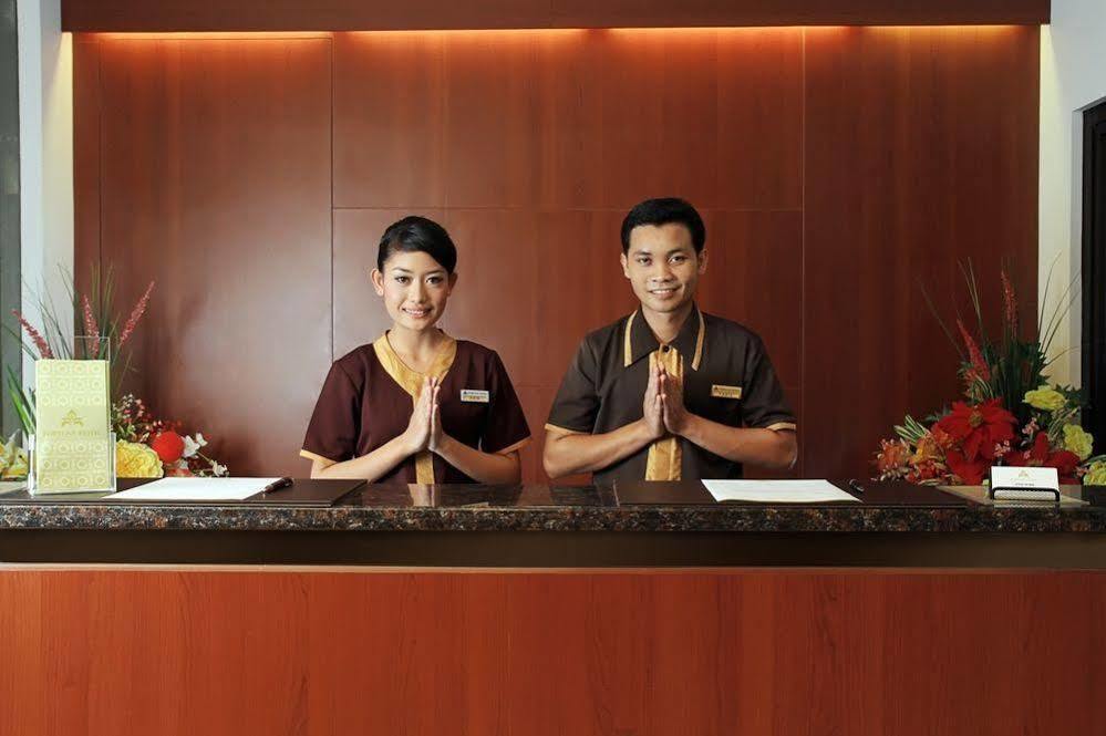 Maesa Hotel Ponorogo Zewnętrze zdjęcie